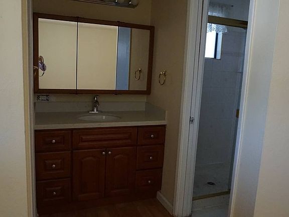 3rd image of 10470 Davison Ave