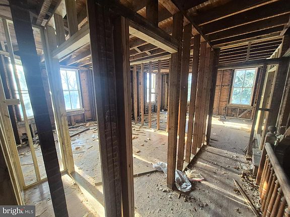 3rd image of 3806 Parkside Dr