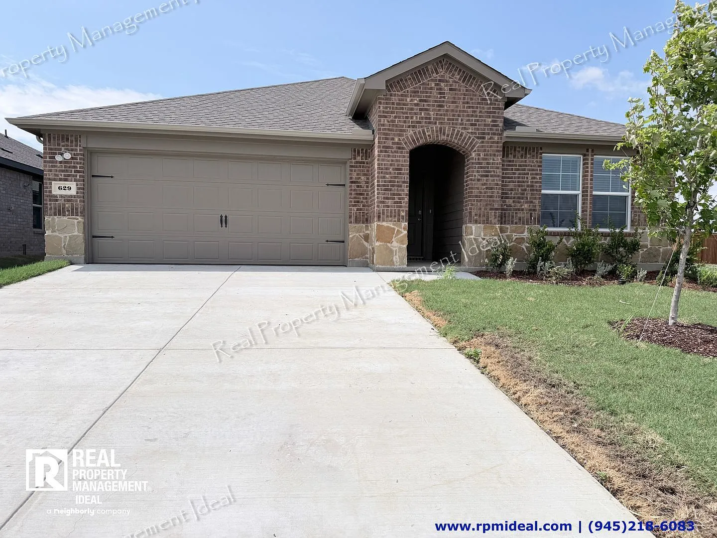 4 bed, 3.0 bath, 2089 sqft, $2,199 — Photo 1