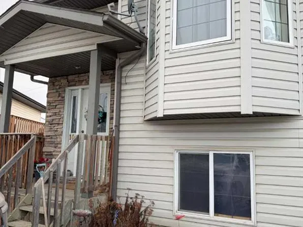 104 E Kirkland Close, Red Deer, AB T4P 4A4