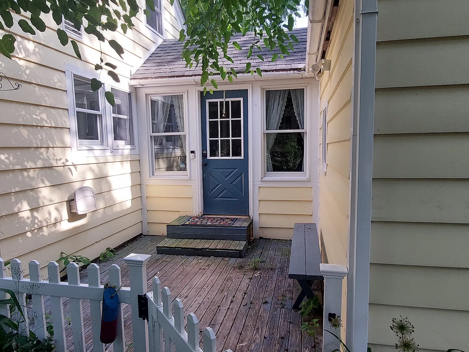 2 bed, 975 sqft, $1,600 — Photo 1