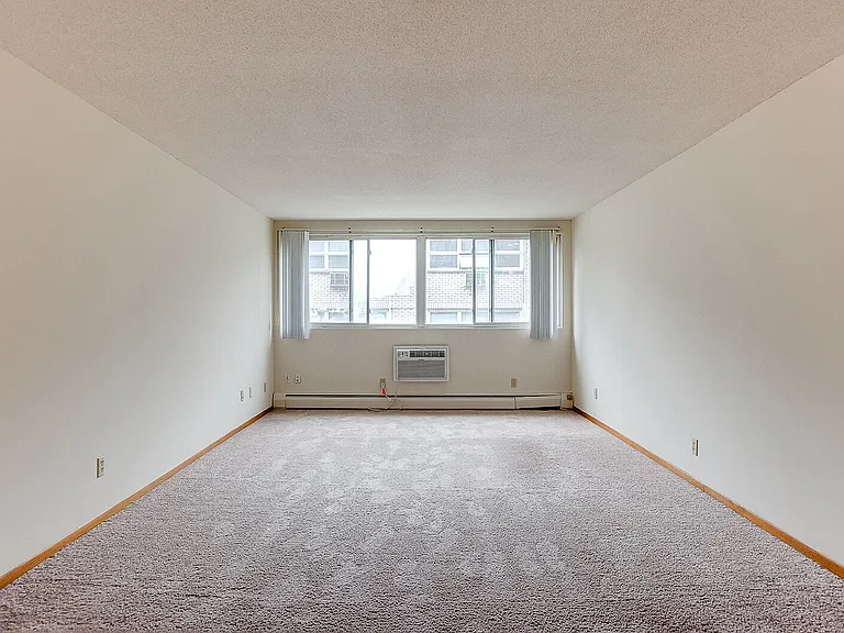 2435 Pillsbury Ave. S. — Photo 12