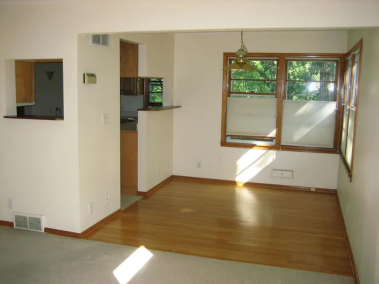 2541 Burnham Rd — Photo 7