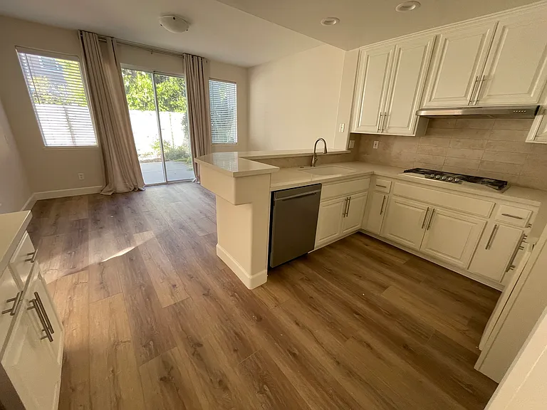 1067 Terrace Hill Cir — Photo 6
