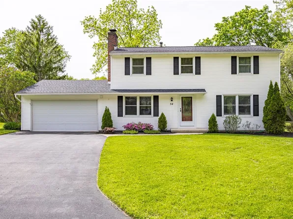 54 Maple Leaf Cir, Penfield, NY 14526