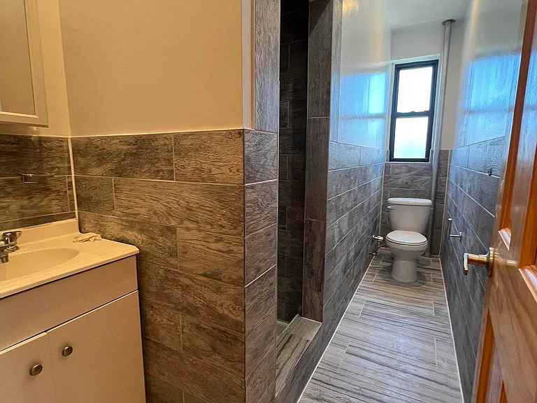 32-06 29th St #4D — Photo 6