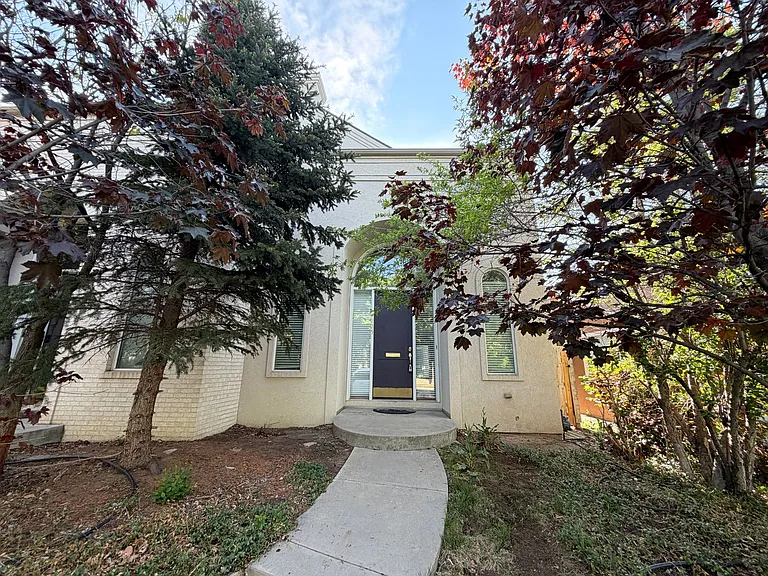 225 S Monroe St — Photo 34