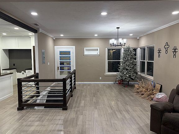 4th image of 517 12th St
