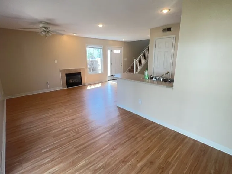 2620 E Oaklawn Ct — Photo 9