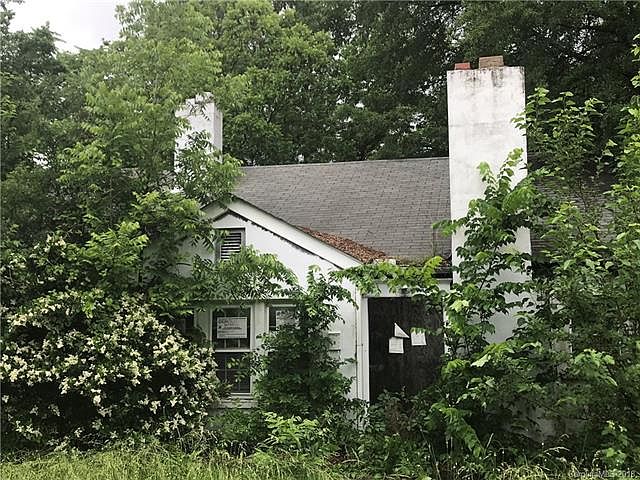 1st image of 1004 Logan St