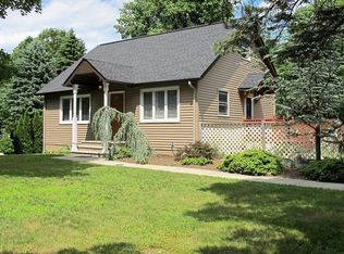 18 Clinton Rd, Newfoundland, NJ 07435