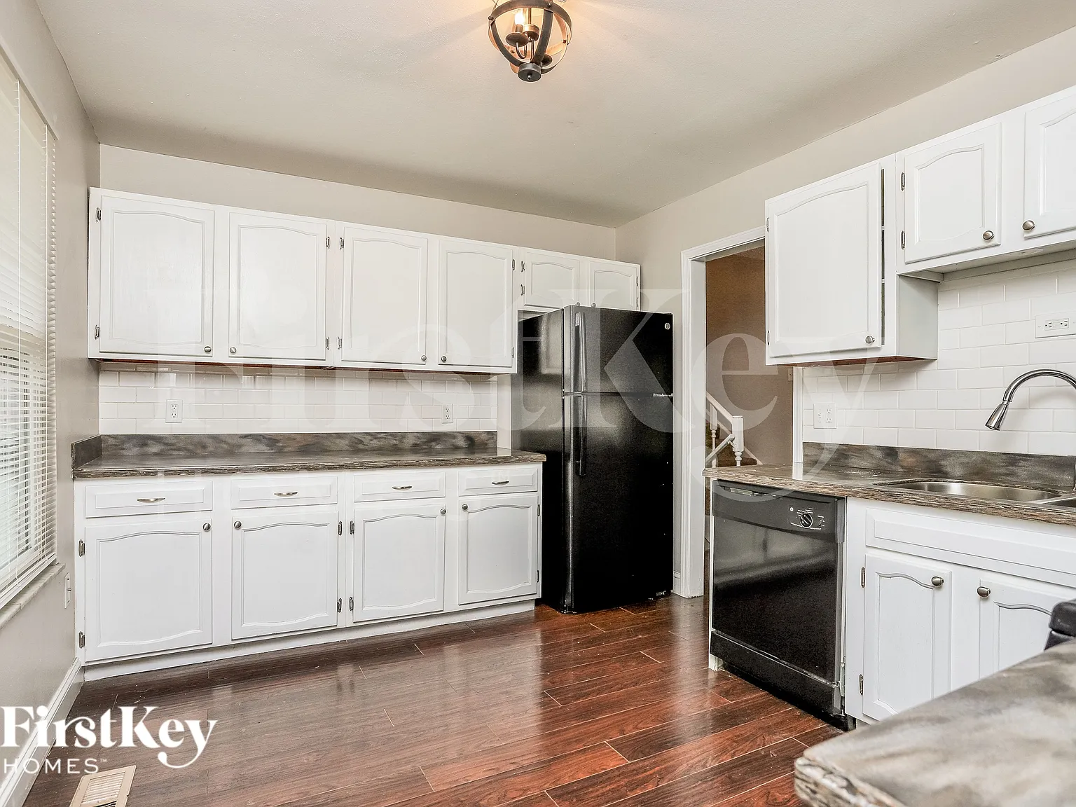 4 bed, 2.5 bath, 1349 sqft, $1,840 — Photo 4