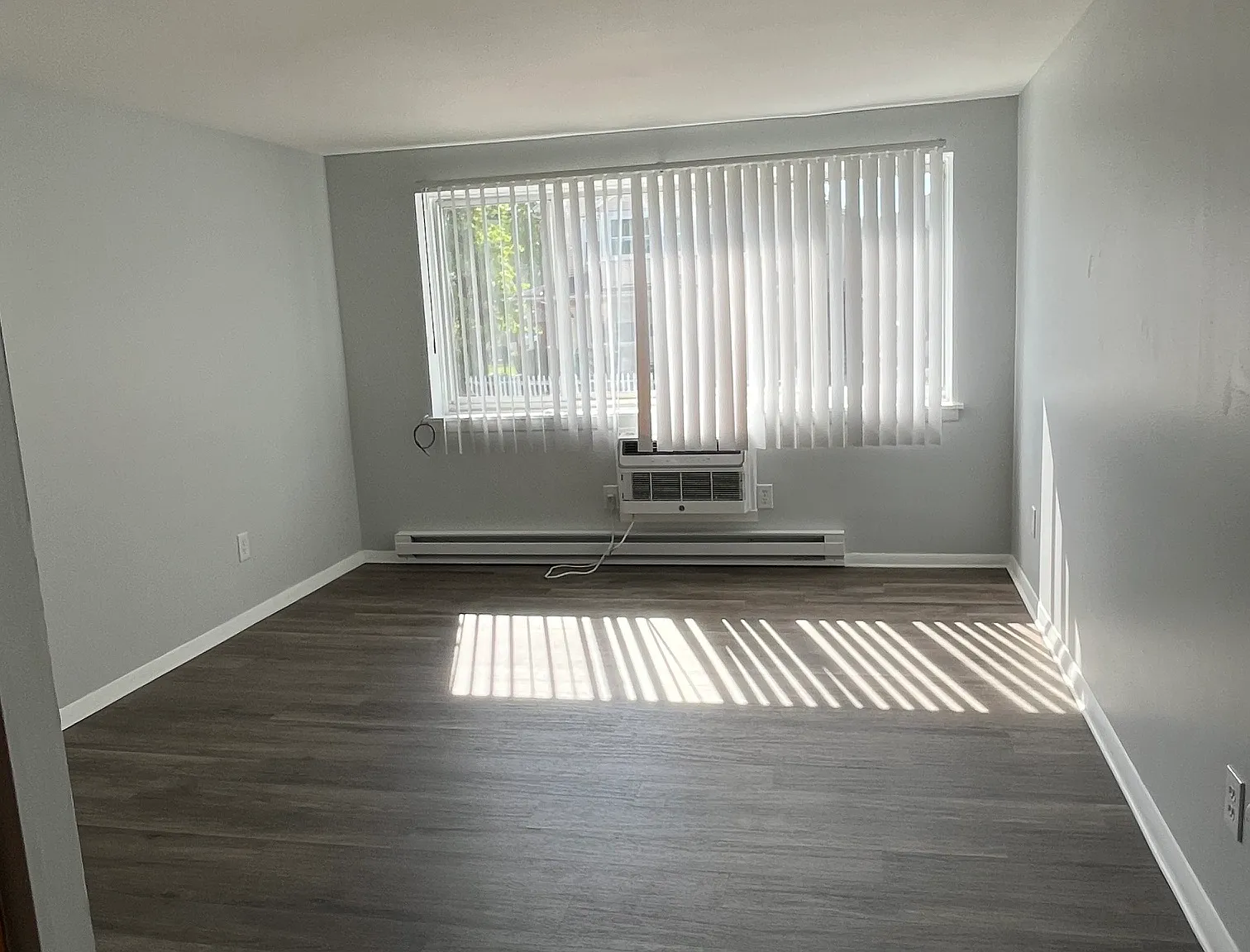 1 bed, 650 sqft, $1,300 — Photo 2