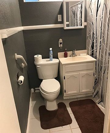 5th image of 182 E Temple St