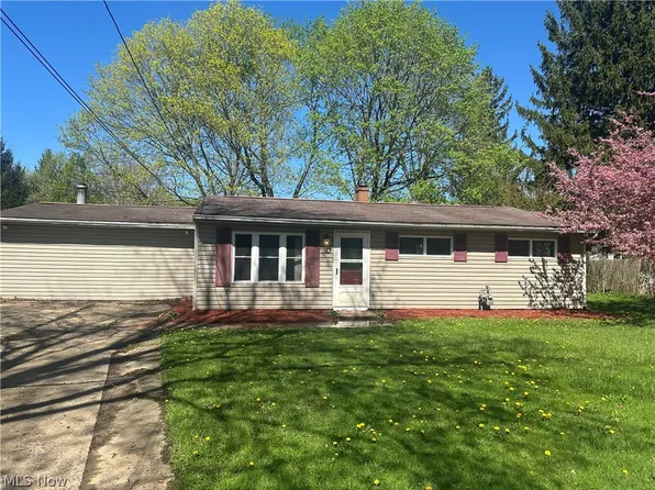 2887 Shelly Rd, Ravenna, OH 44266