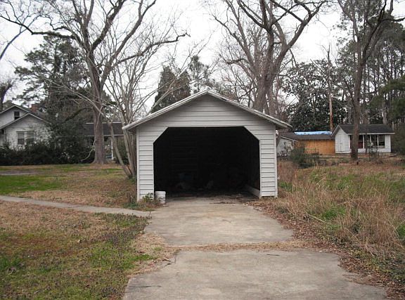 5th image of 414 N 6th St