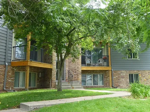 Silver View Villa, 2311 26th Ave NW #F5c531da0, Saint Paul, MN 55112