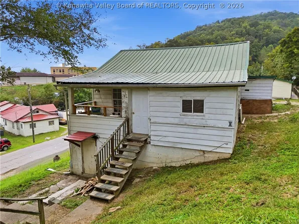 7147 Price Branch Rd, Danville, WV 25053