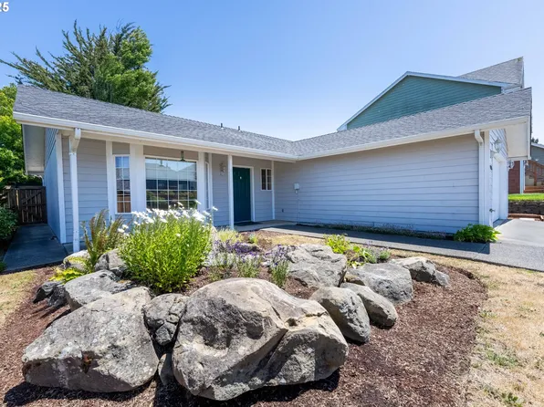 1943 Arthur St, North Bend, OR 97459