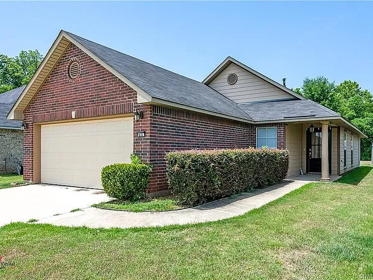 631 Whitefield Ln — Photo 2