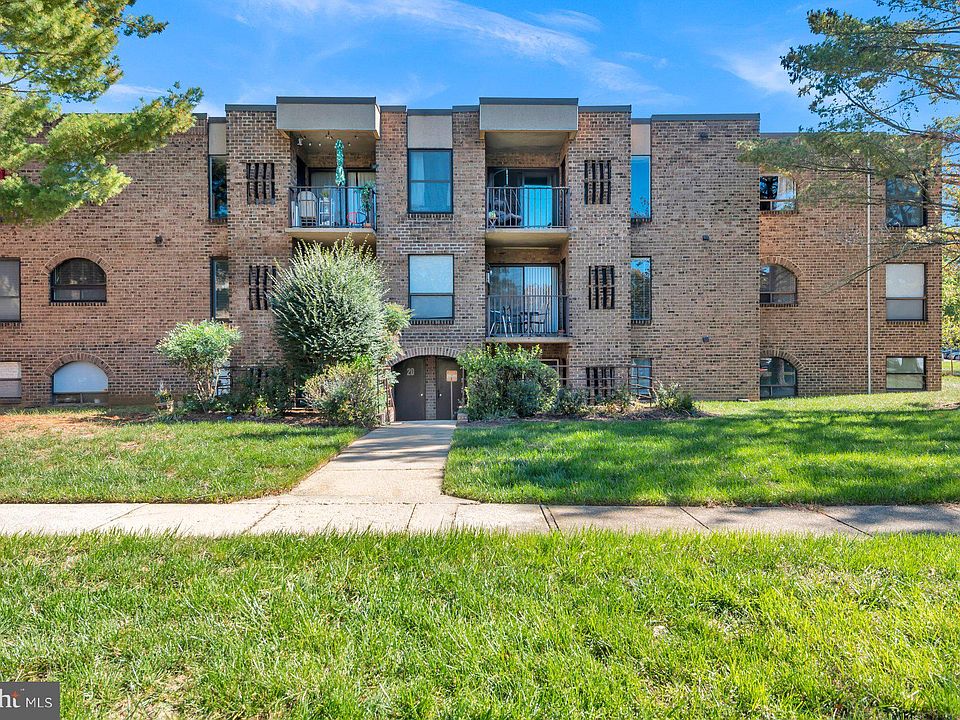1st image of 20 Silverwood Cir APT 11