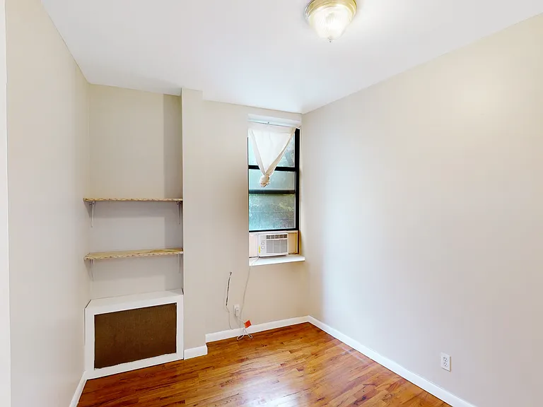 180 Claremont Ave #21 — Photo 18
