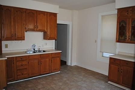 2nd image of 513 Michigan Ave