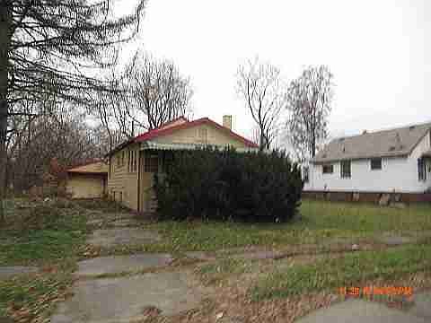 17201 Oakfield