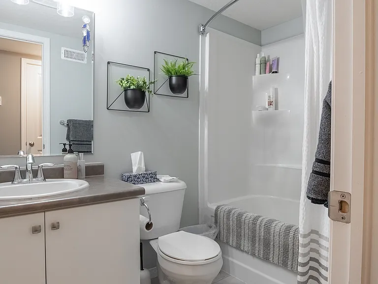 3200 Singleton Ave #16 — Photo 9