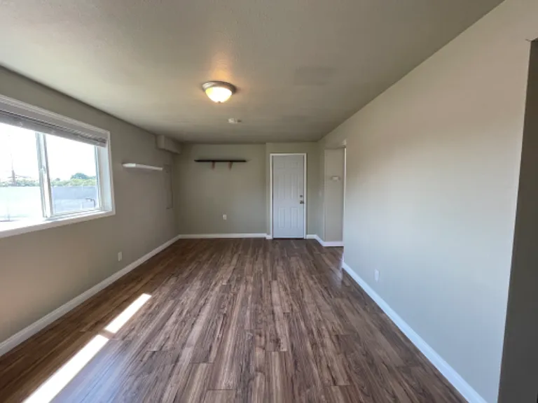 607 N Gold St — Photo 2