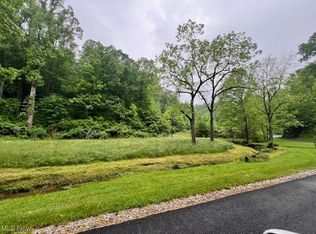 Munday Rd, Elizabeth, WV 26143