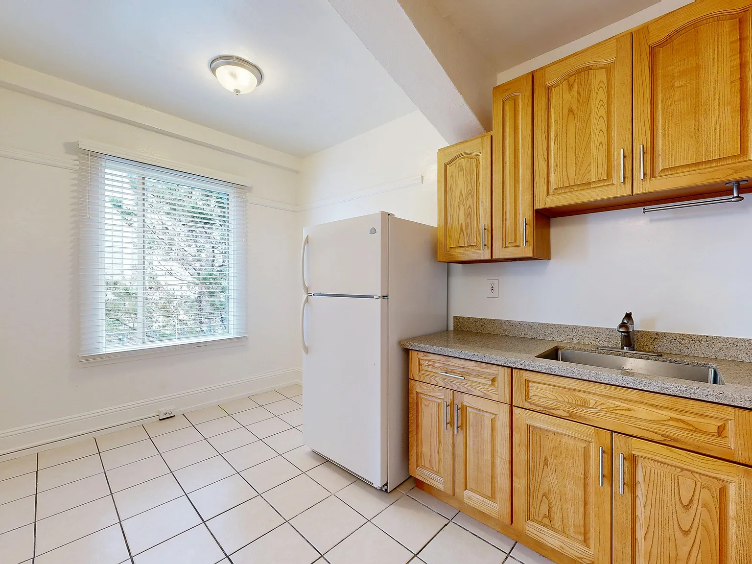 Polk Gulch Studio with Gas Kitchen | Pet Friendly — Photo 4