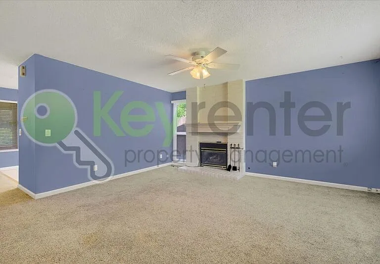 7005 Woodside Dr — Photo 2