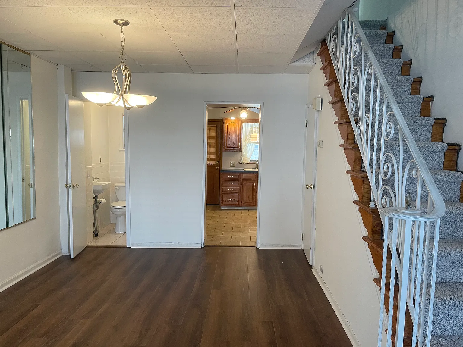 2 bed, 1.5 bath, 812 sqft, $1,750 — Photo 2