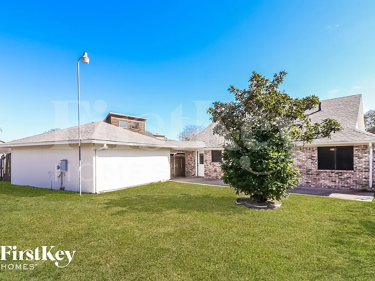 6611 Gleneagles Dr — Photo 15