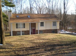 426 Louise Ln, Bartonsville, PA 18321