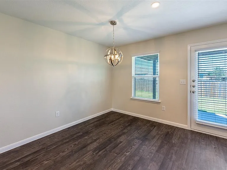 710 Mitchell Dr — Photo 10