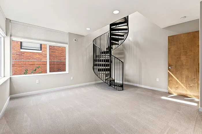 4107 SW Oregon St — Photo 3