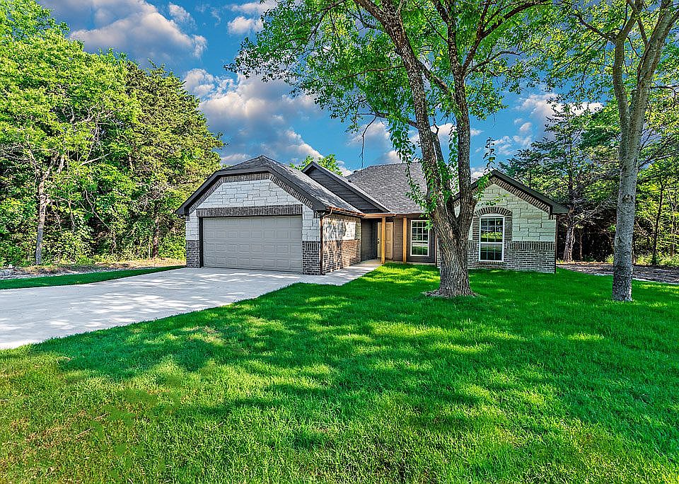 1st image of 265 Parker Dr