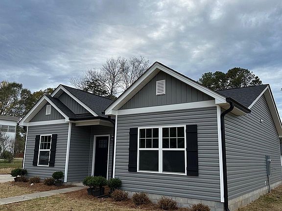 2nd image of 2418 Redbud Dr