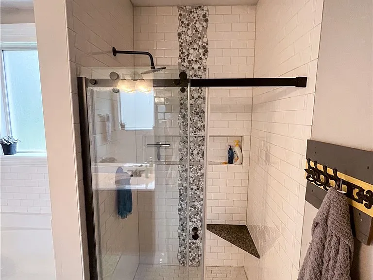 233 Fairfax Dr — Photo 10
