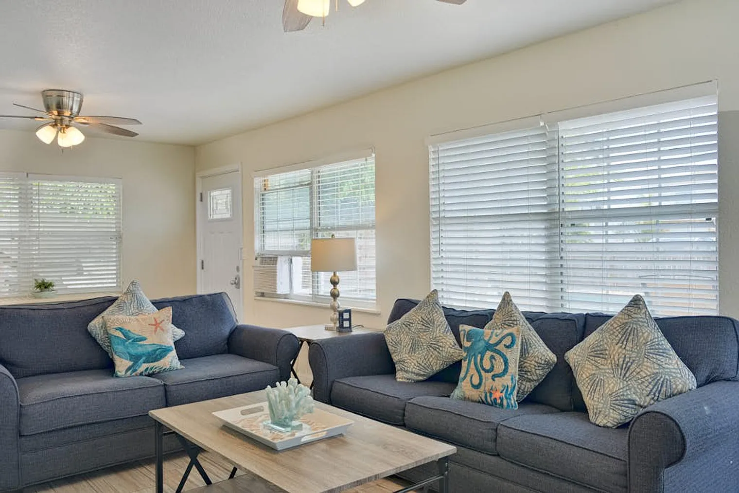 4 bed, 2.0 bath, 1786 sqft, $8,417 — Photo 3