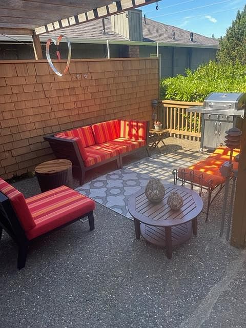 Deck off of kitchen