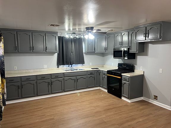 3rd image of 432 S Real Rd APT A