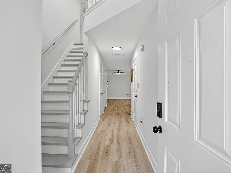 312 Louise Ln #B — Photo 5