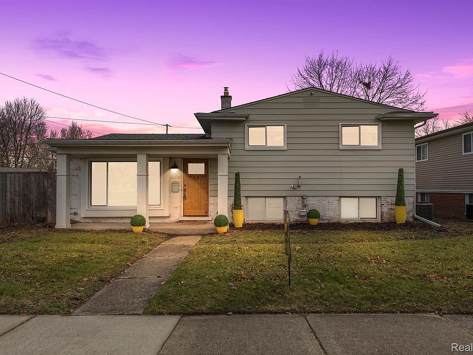 1st image of 28474 Hales St