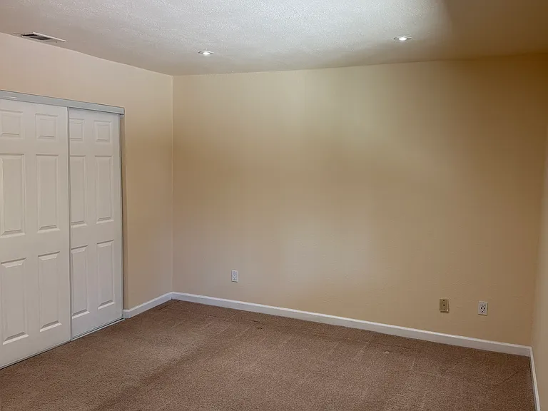 211 Pueblo Way — Photo 8
