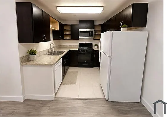 14655 Vanowen St #3 — Photo 14