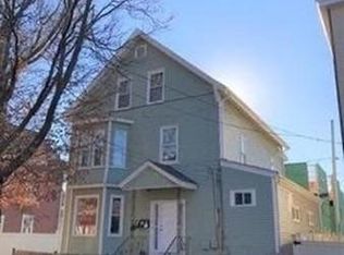 11 Barrett St FLOOR 1, Lynn, MA 01905