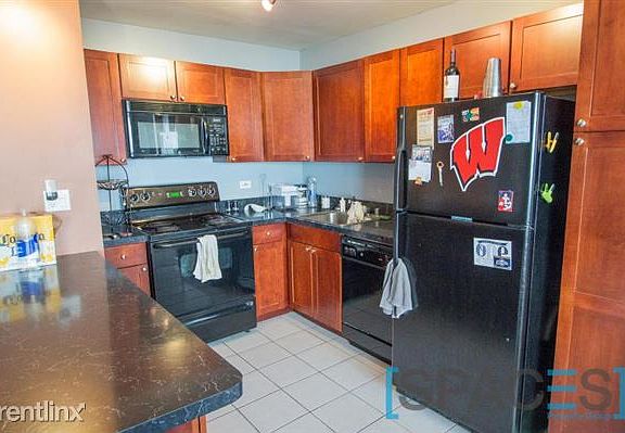 3rd image of 655 W Irving Park Rd APT 4008